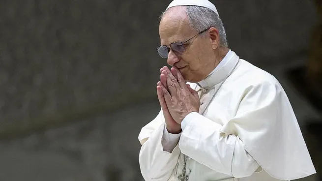El papa León XIV durante una ceremonia